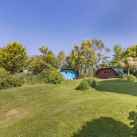 Atlantic Farm Surf Pods Курортный комплекс Буде