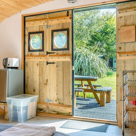 Atlantic Farm Surf Pods 리조트